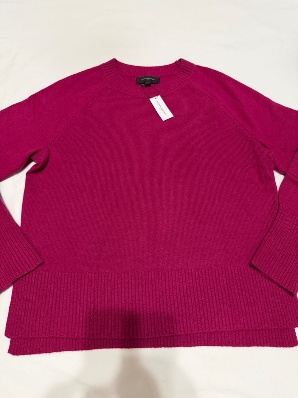 Banana Republic Women’s Crewneck Sweater in Fuchsia L NWT